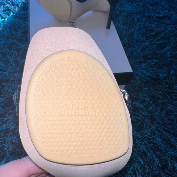 Brand New BCBGeneration Chain sandal. ๐ค๐ - Picture 6 of 6